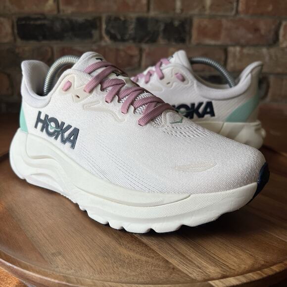 HOKA ARAHI 8 Women's Cream and Pink Running Shoes - Picture 2 of 16